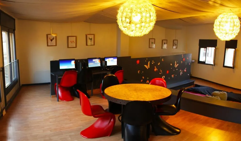 Equity Point Hostel Girona